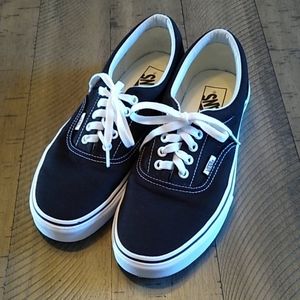 Vans size 10 women's black tennis shoes